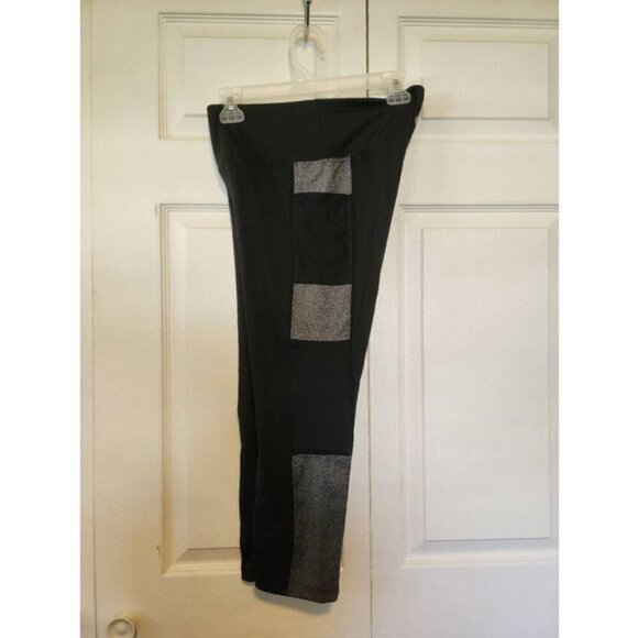 2 Sets of Athletic Capris - Picture 6 of 9